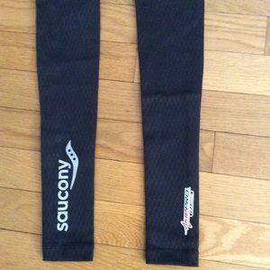 Saucony compression arm sleeves size small